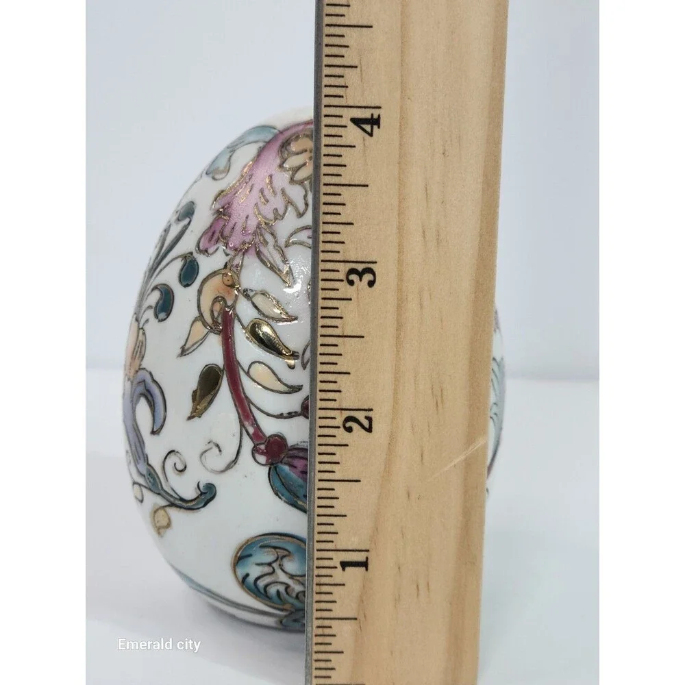 Vtg Chinese Asian Etched Hand Painted White Moriage Porcelain Egg Wooden Stand